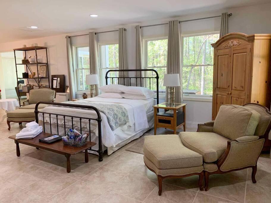 Bluebirds Nest 10 Min To Avl Biltmore Hot Tub Cont Bkfst Sparkling Water Asheville Luaran gambar
