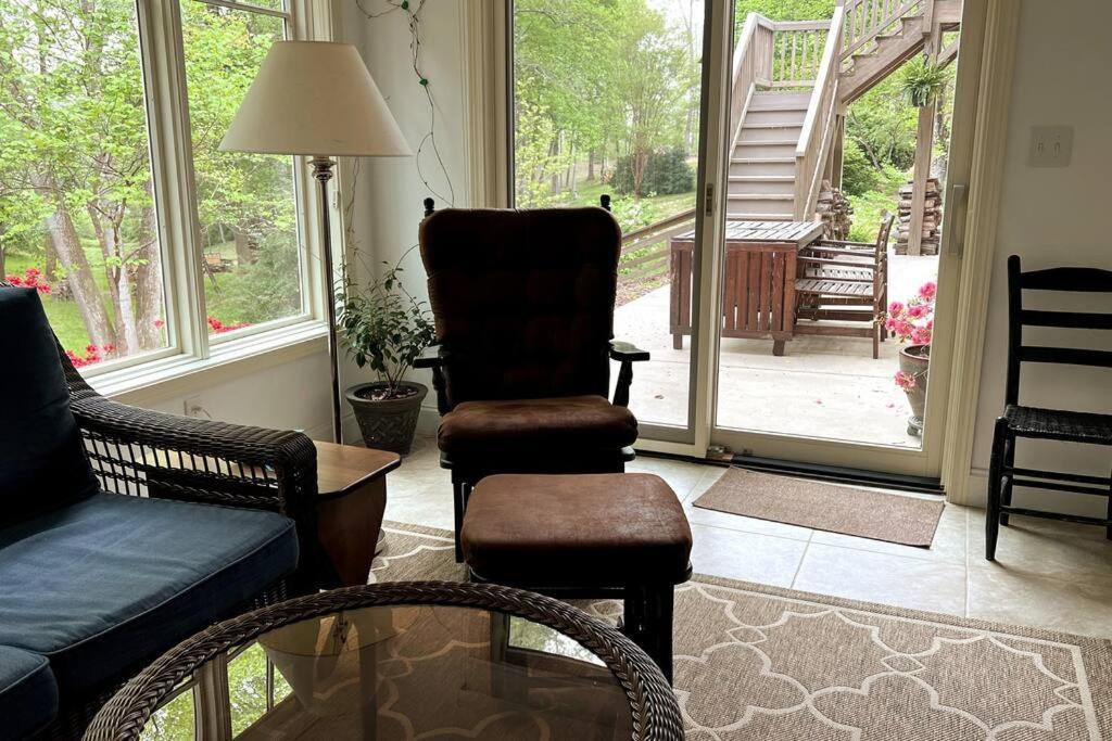 Bluebirds Nest 10 Min To Avl Biltmore Hot Tub Cont Bkfst Sparkling Water Asheville Luaran gambar